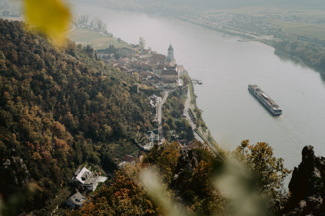 Wachau Donau mit Boot