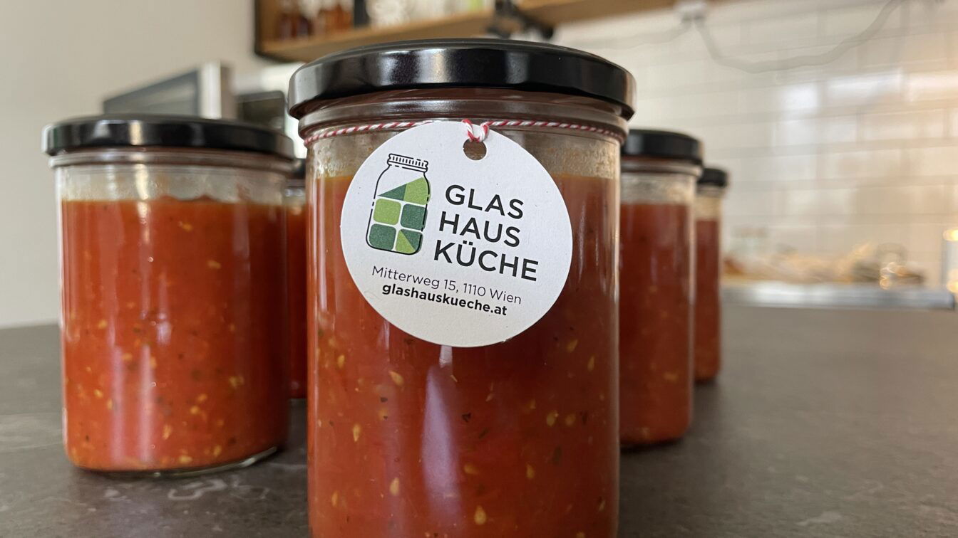 (c) Lisa Oberndorfer | 1000things Rezept Einkochen Passata