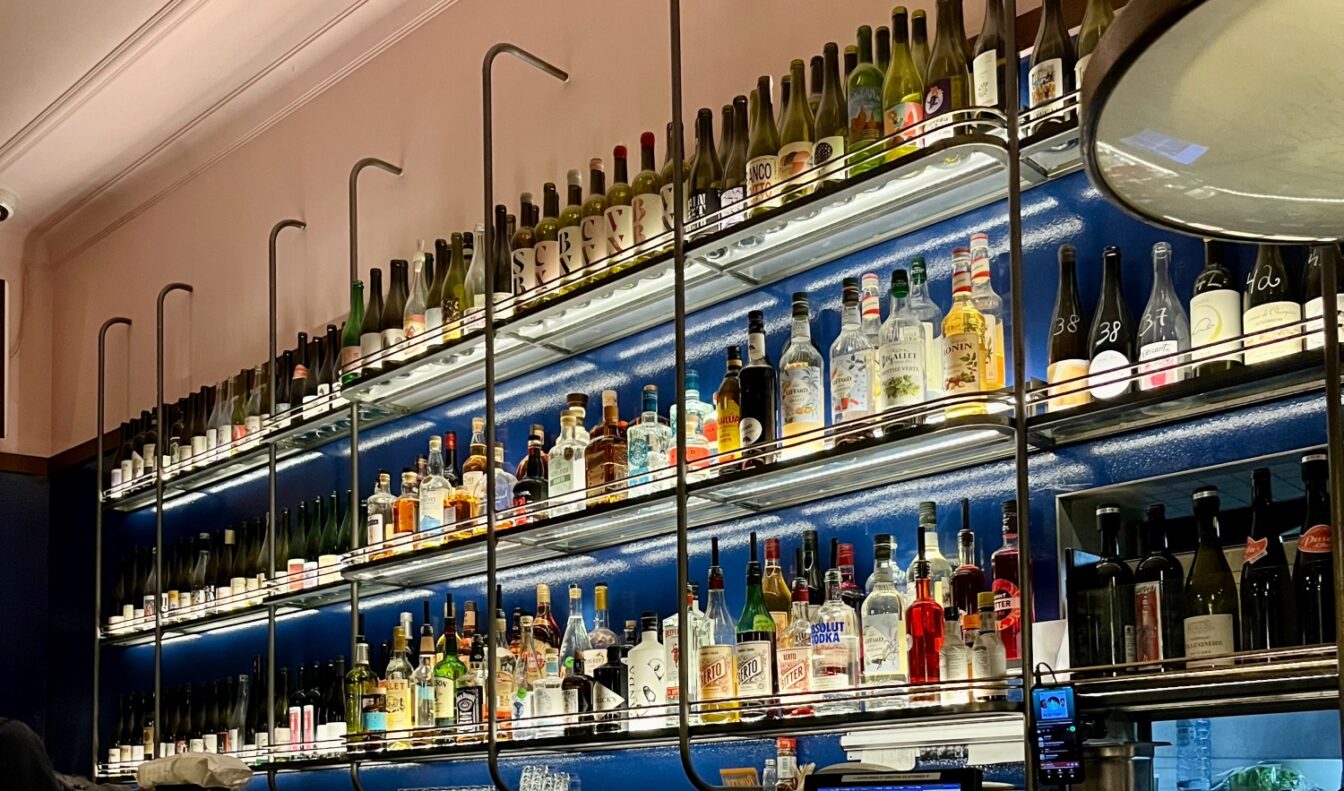 Die Bar des Restaurants Chez Richard in Brüssel