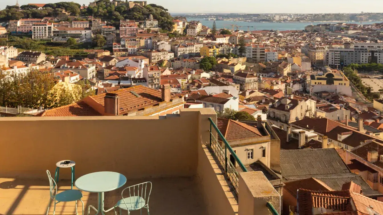 (c) AirBnB