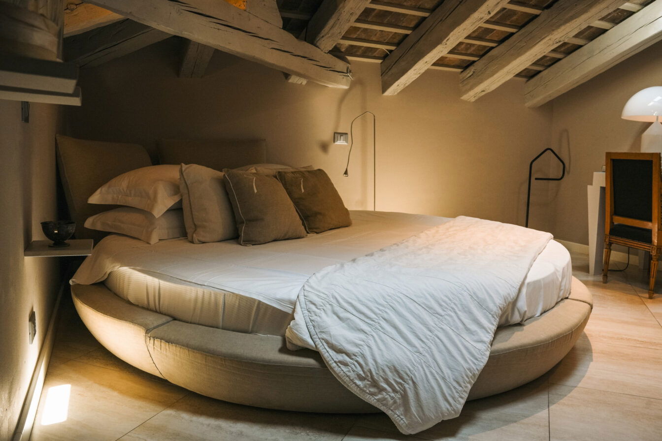 Im Seven Historical Suites in Triest schläft man in einem historischen Gebäude aus dem 18. Jahrhundert.