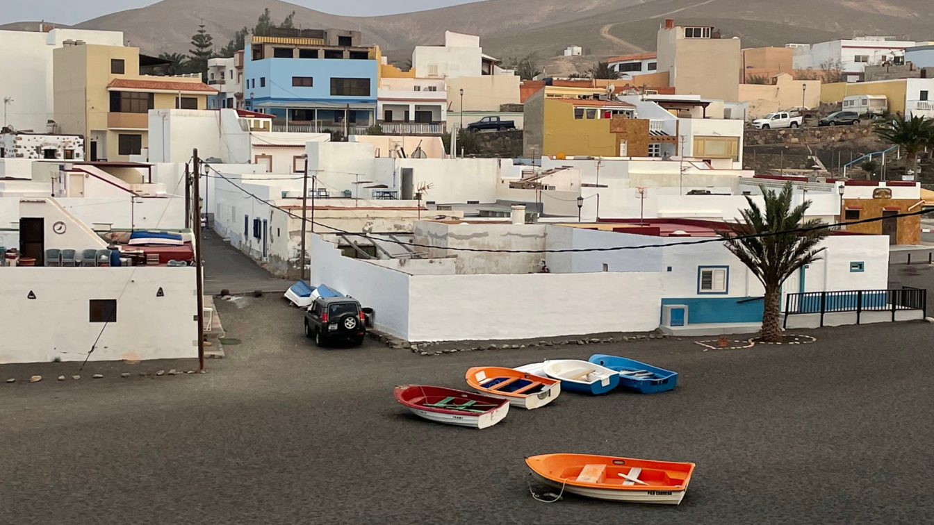 (c) Lilli Wermuth | 1000things Blick auf die Bucht von Ajuy auf Fuerteventura (Kanarische Inseln)
