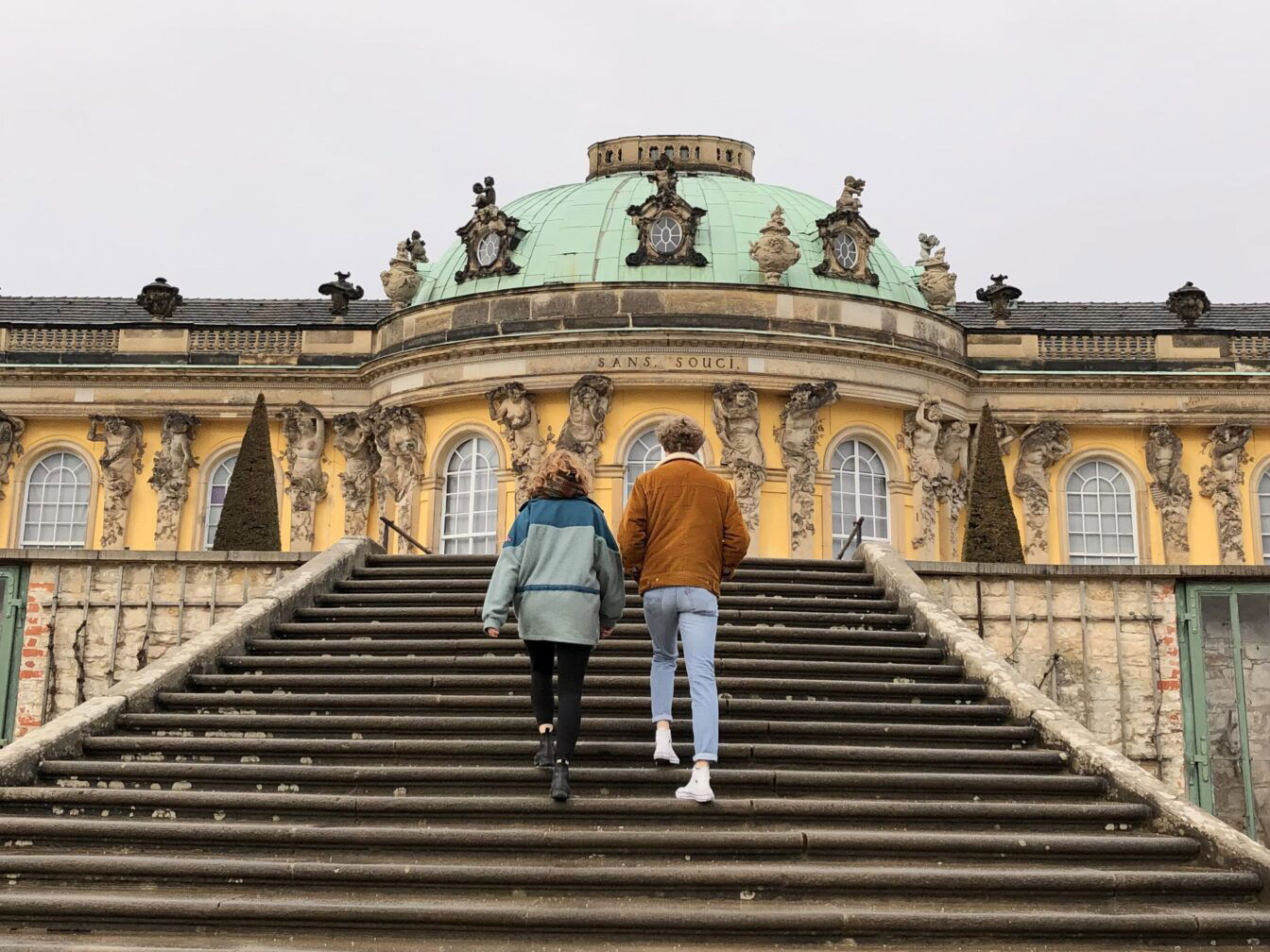 Das Schloss Sanssouci in Potsdam bei Berlin