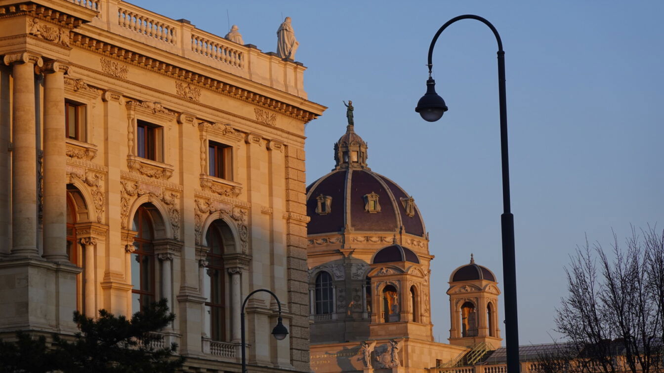 (c) Theresa Komornyik | 1000things Das Kunsthistorische Museum in Wien in der Abendsonne