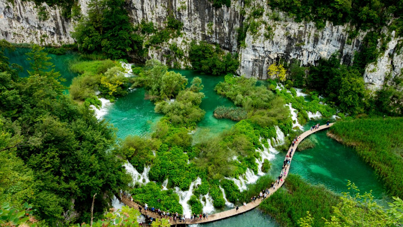 (c) Mike Swingunski | Unsplash Die Plitvicer Seen bilden den beliebtesten Nationalpark Europas.