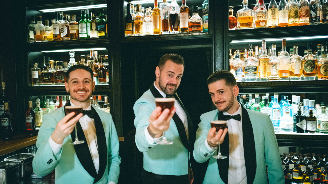 (c) STUDIO VOM BERG Barkeeper präsentieren Signature Drinks bei der Munich Cocktail Week