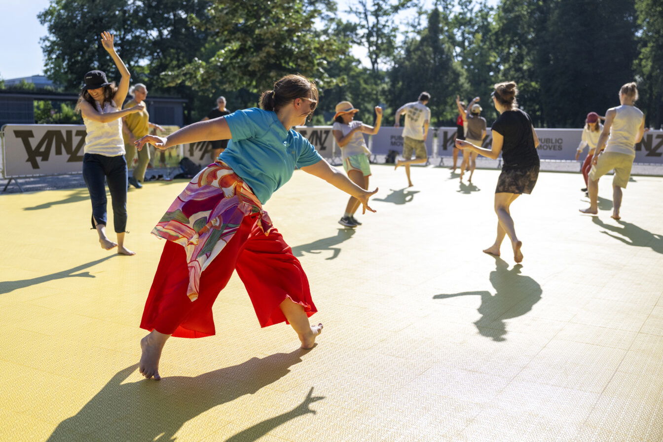 Public Moves in Salzburg - kostenlos tanzen unter freiem Himmel. Auch in Klagenfurt, Wien und Linz finden gratis Tanzkurse statt.