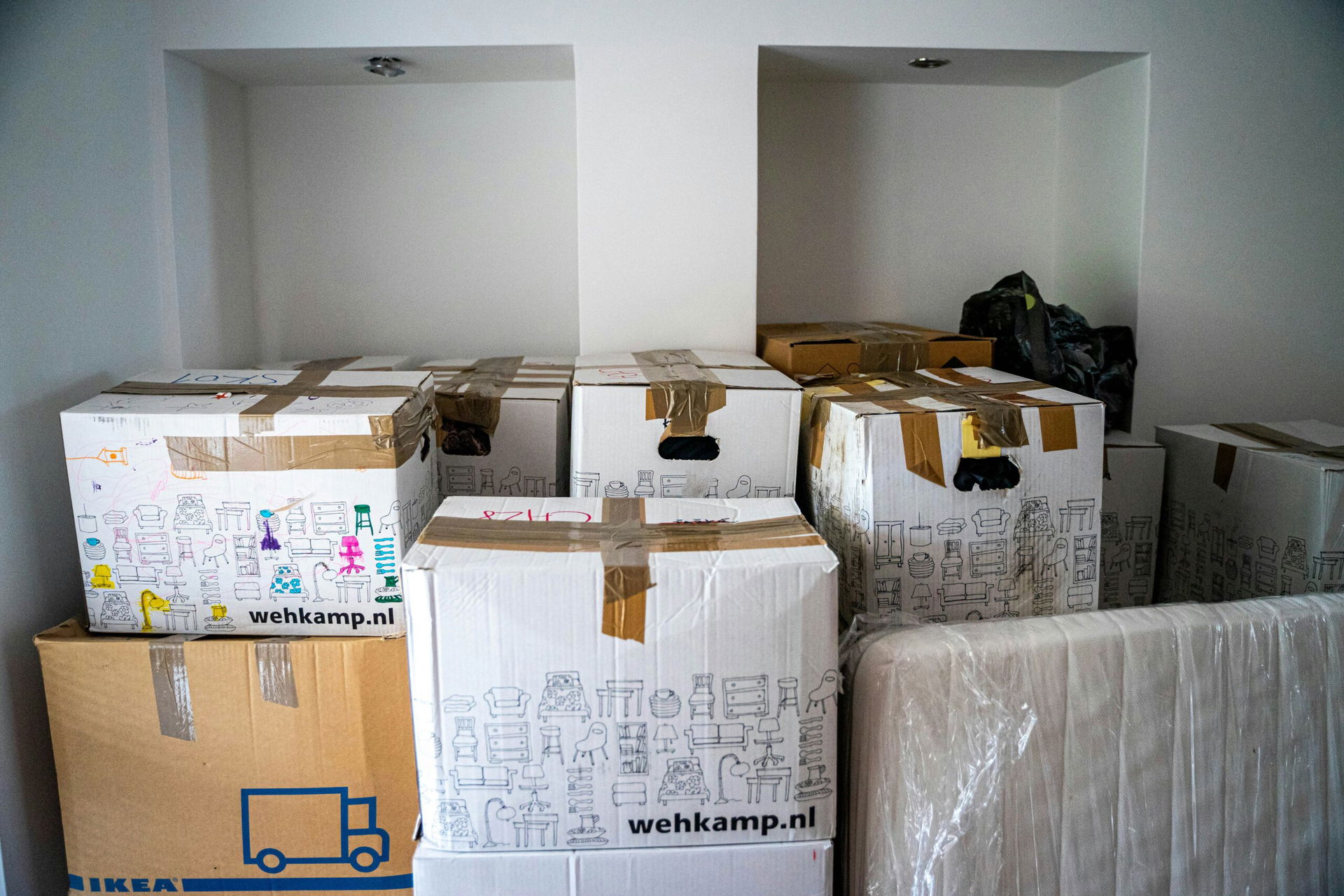 Umzugskartons in Wohnung