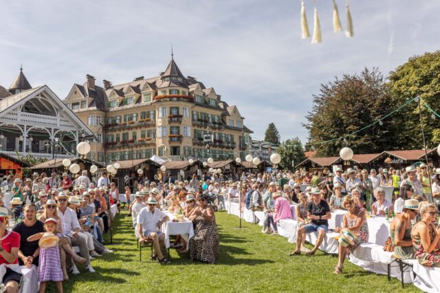 Stimmung auf dem Festivalgelände von Bubbles at the Lake in Velden