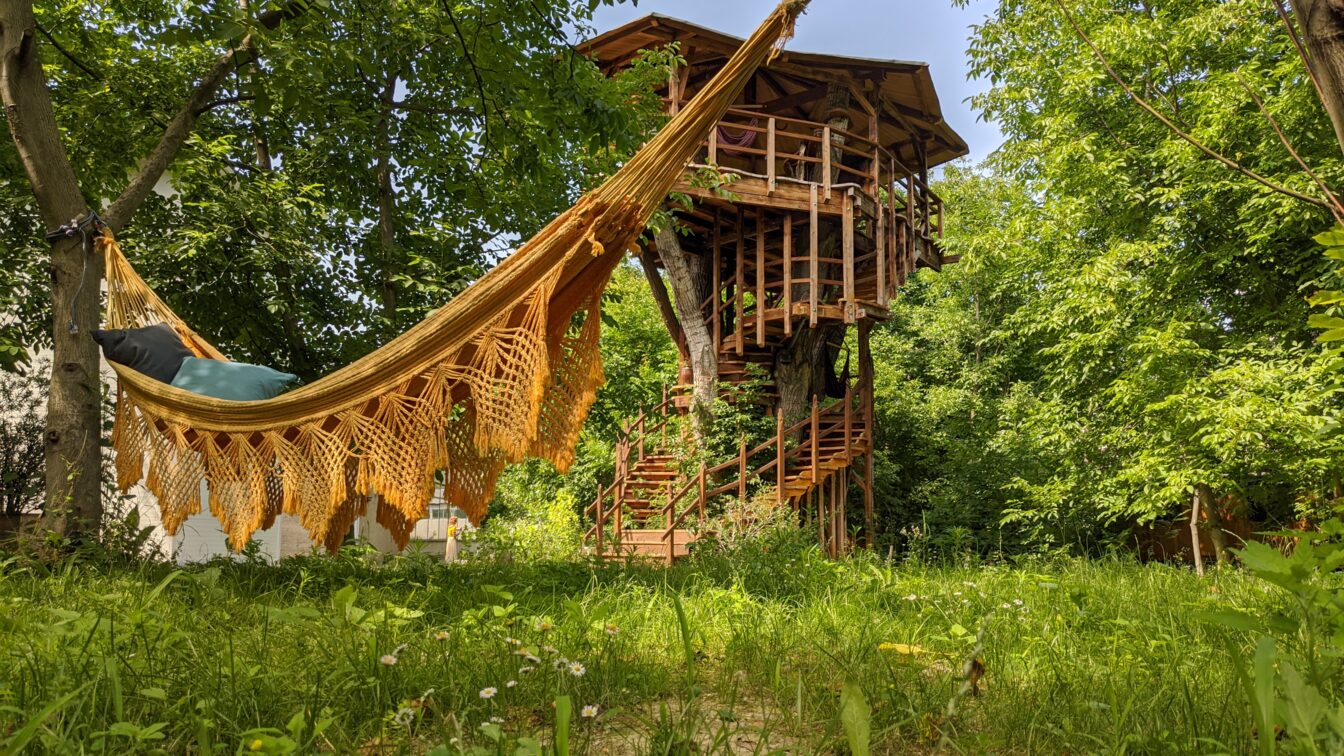 (c) Ecovillage Hainburg Baumhaus im Ecovillage Hainburg