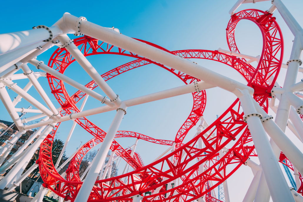 (c) Koidls | Wiener Prater Der rot-weiße Wiener Looping ist die modernste Achterbahn Österreichs.