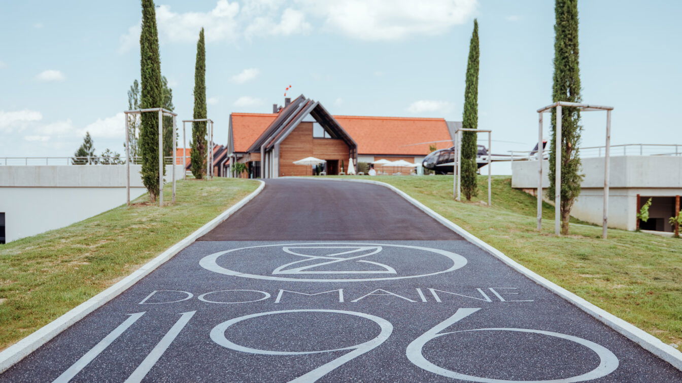 (c) NIKLAS STADLER | www.niklasstadler.at Blick auf das neue Weingut Domaine 1196 in Gamlitz in der Südsteiermark