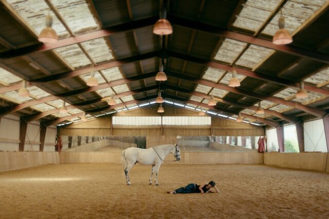 Szenenbild aus dem Kinofilm Happyland