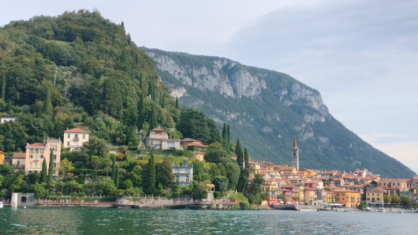(c) Maria Carolina | Dupe Lovran vom Wasser aus, Gemeinde in Kroatien