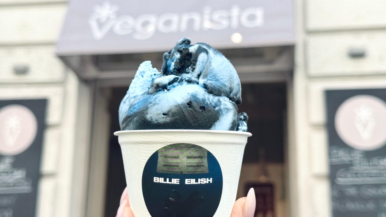 (c) Veganista Billie Eilish Eis von Veganista im Becher