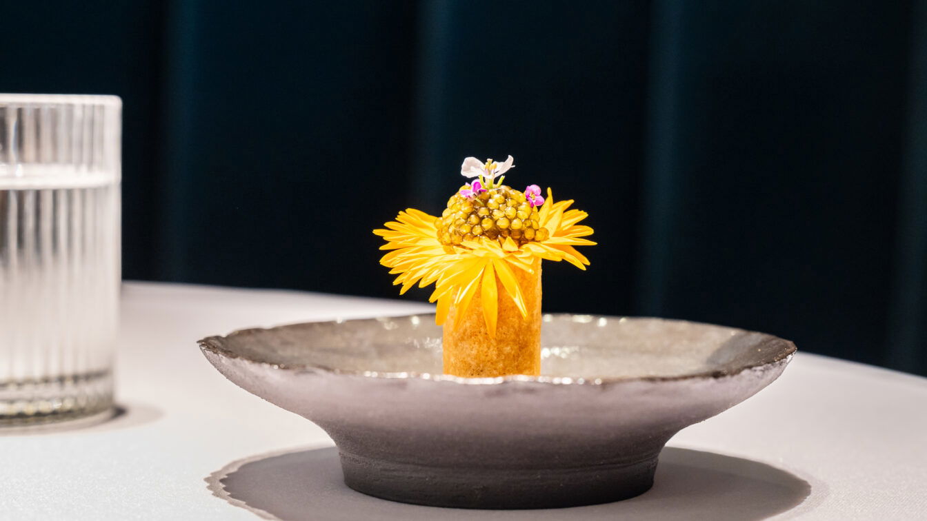 (c) Claus Kadrnoschka Ein Gericht aus dem 23-Gänge-Menü im neuen Restaurant von Haubenkoch Bernhard Zimmerl in Niederösterreich