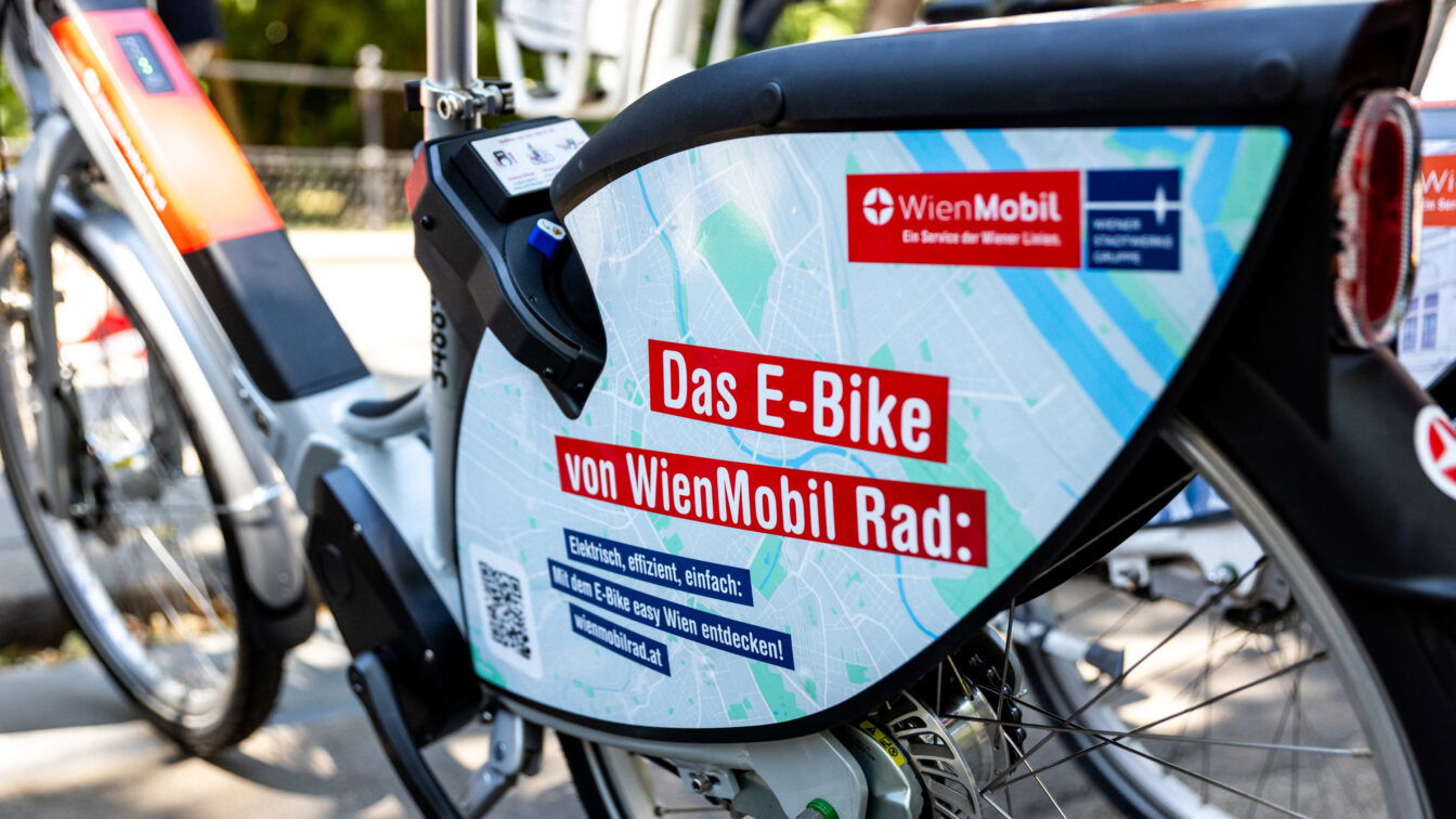 (c) Wiener Linien | Maximilian Döringer Medientermin mit Stadträtin Ulli Sima und GF Alexandra Reinagl für eBikes für Wien Mobil