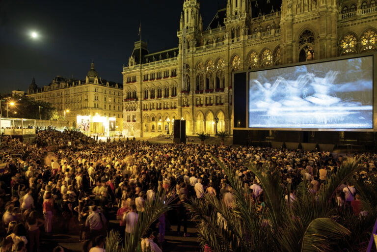 Sommerferien in Wien: Musikfilm-Festival am Rathausplatz / Music Film Festival at Rathausplatz
