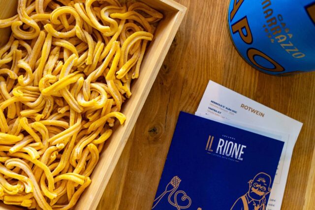 (c) Rione Gastro OG Pasta neben der Speisekarte vom Restaurant Il Rione in Wien