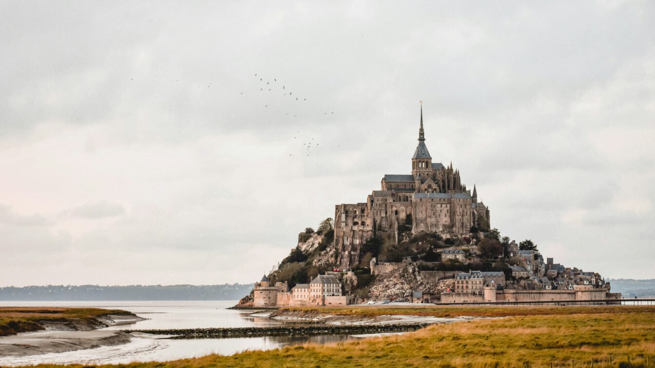 (c) Aldo Loya | Unsplash Mont-Saint-Michel