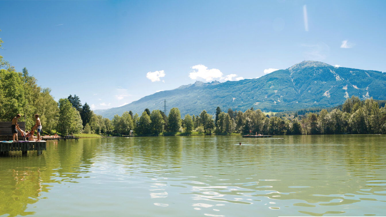 (c) Innsbruck Tourismus | Helga Andreatta Lanser See Innsbruck mit Steg