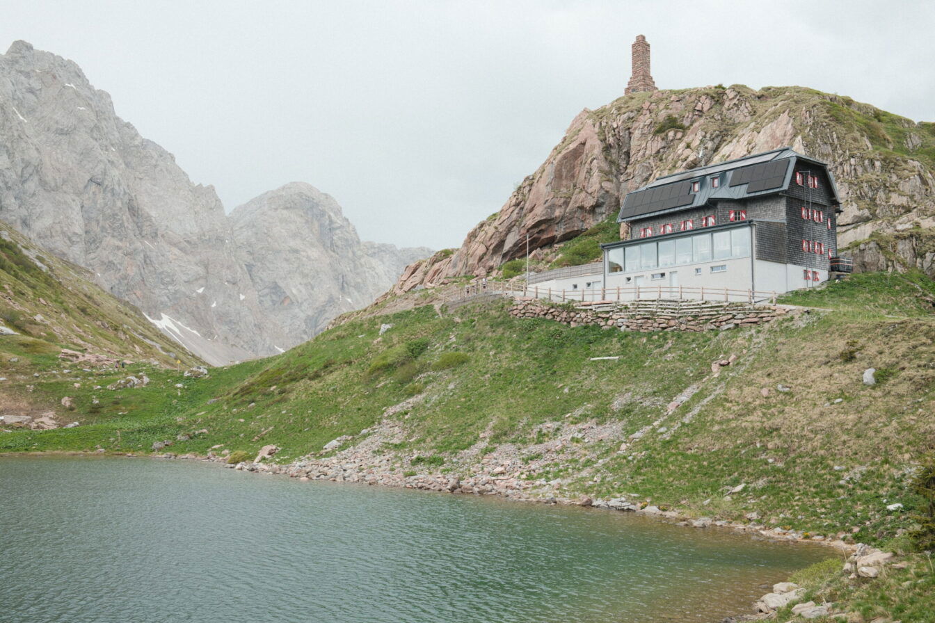 Wolayersee mit Blick auf die Wolayerseehütte