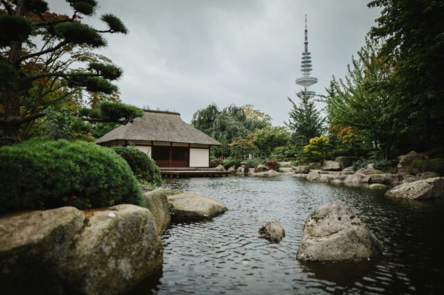 Japanischer Garten & Teehaus im Park Planten un Blomen in Hamburg.