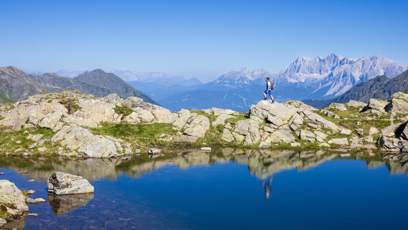 Ein Wanderer am Dachstein