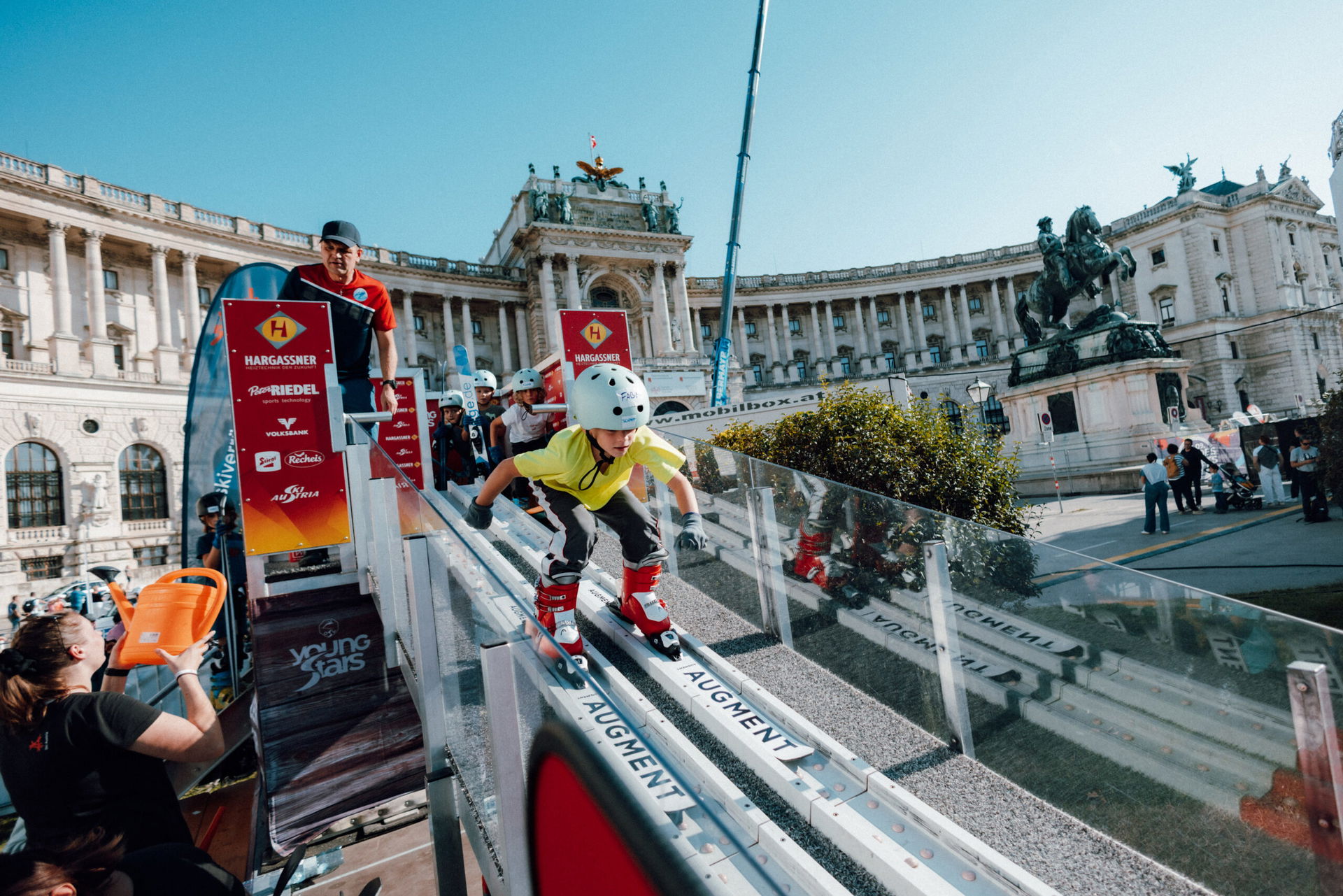Mini-Sprungschanze beim Tag des Sports (c) BMWKMS | Michael Meindl