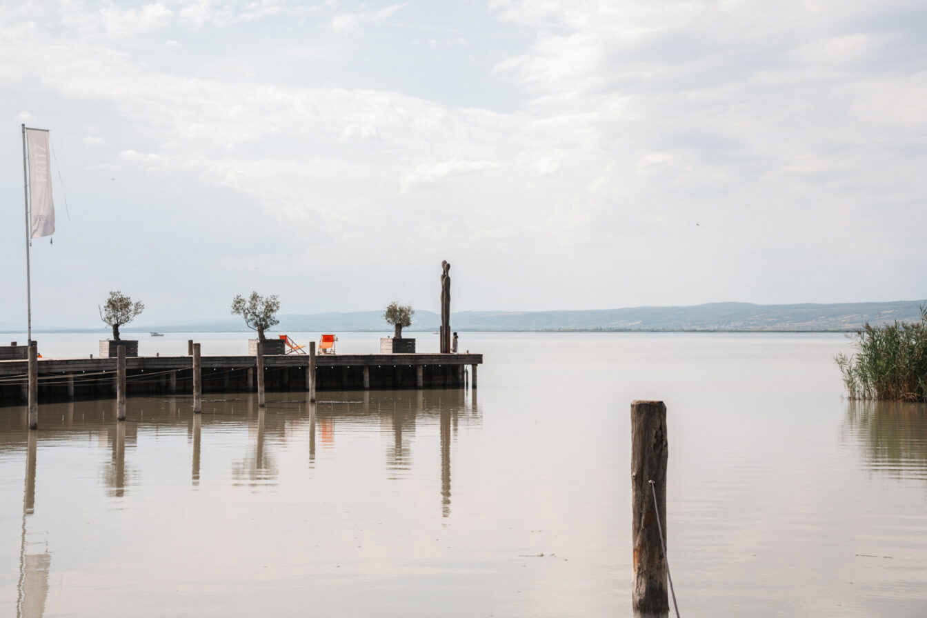 Neusiedler See Burgenland, Ufer mit Steg