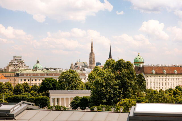 Aktivitäten am Staatsfeiertag: Blick auf Wien von der Terrasse, Parlament (c) Paul Bauer | WienTourismus