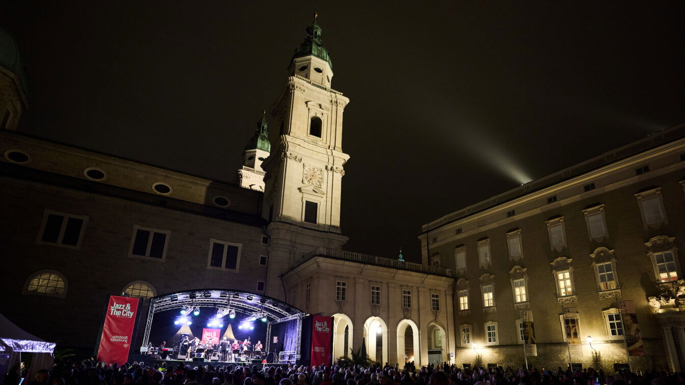 (c) Henry Schulz Jazz & The City Salzburg: Christian Muthspiel & Orjazztra Vienna at Residenzplatz 2024