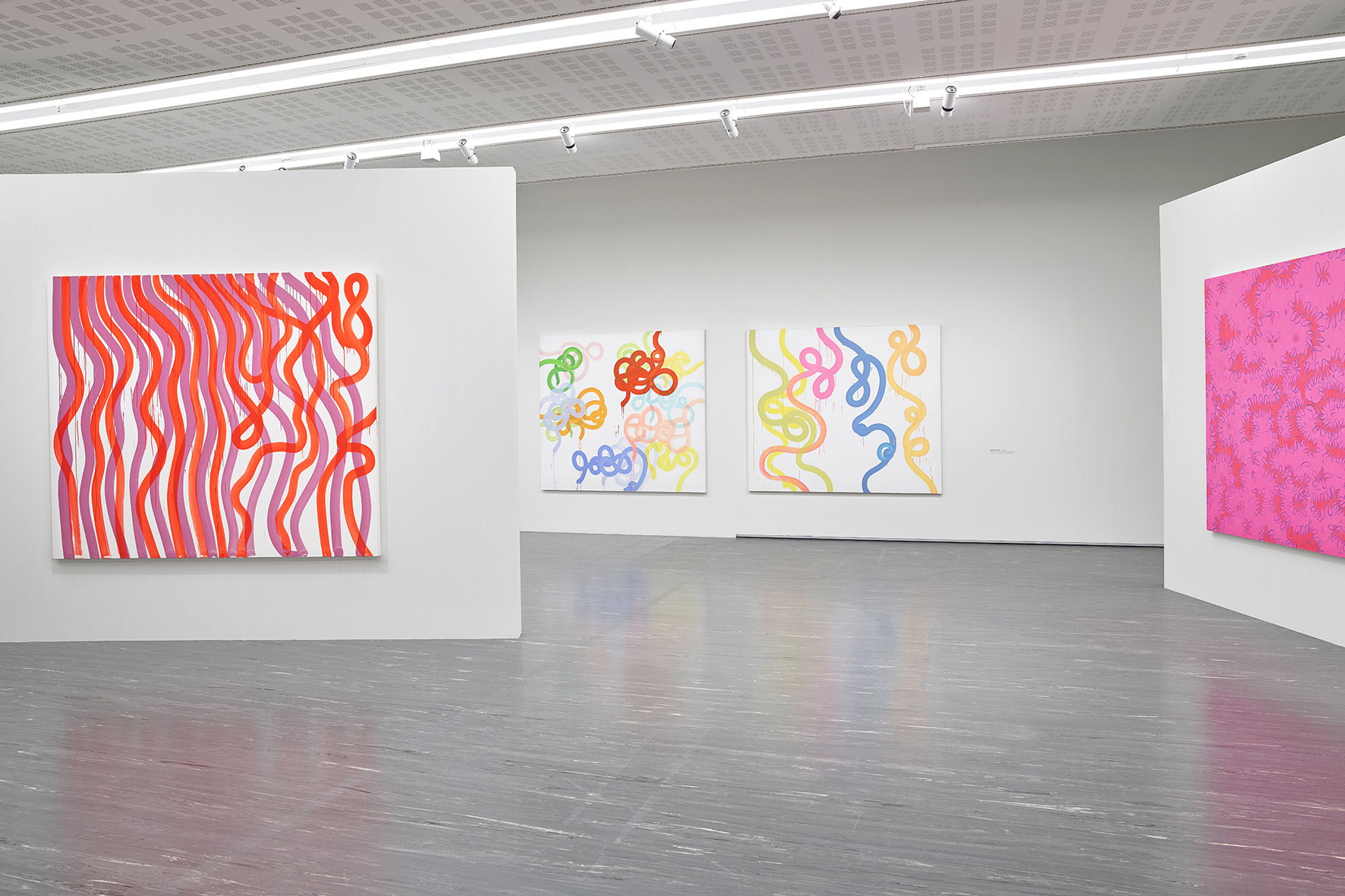 Ausstellungsansicht von WHAT NOW von Sue Williams im Belvedere 21