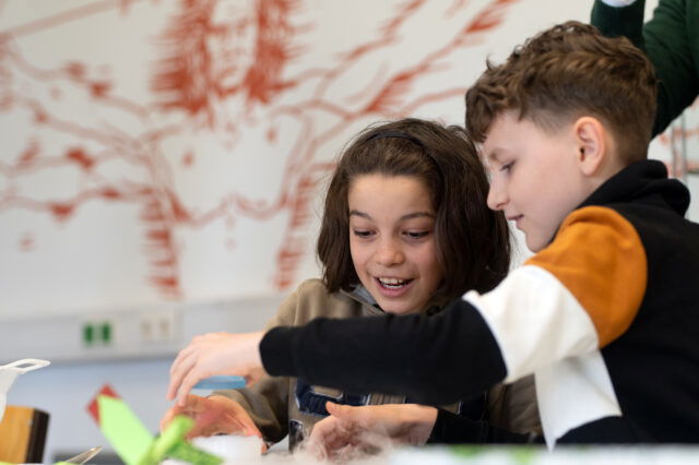Kinderaktiv - Experimentieren und Forschen mit Science Pool