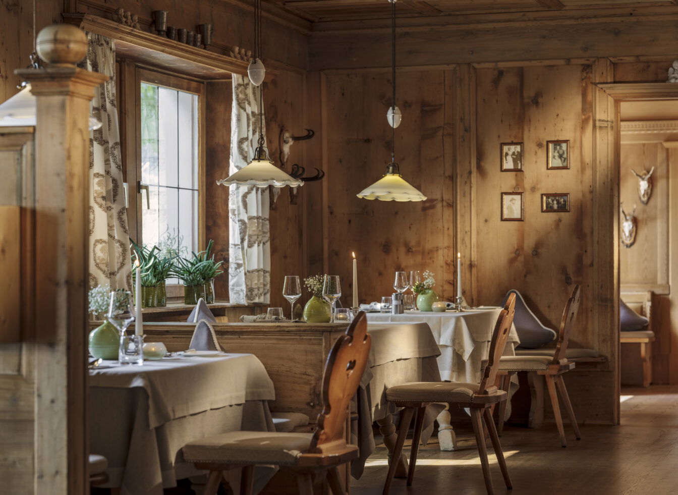 Urige Gaststube im Hotel Hohenwart in Südtirol