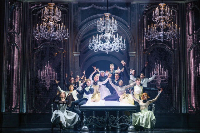 (c) Deen van Meer | VBW Maria Theresia: Das Musical: Szene im Ronacher in Wien