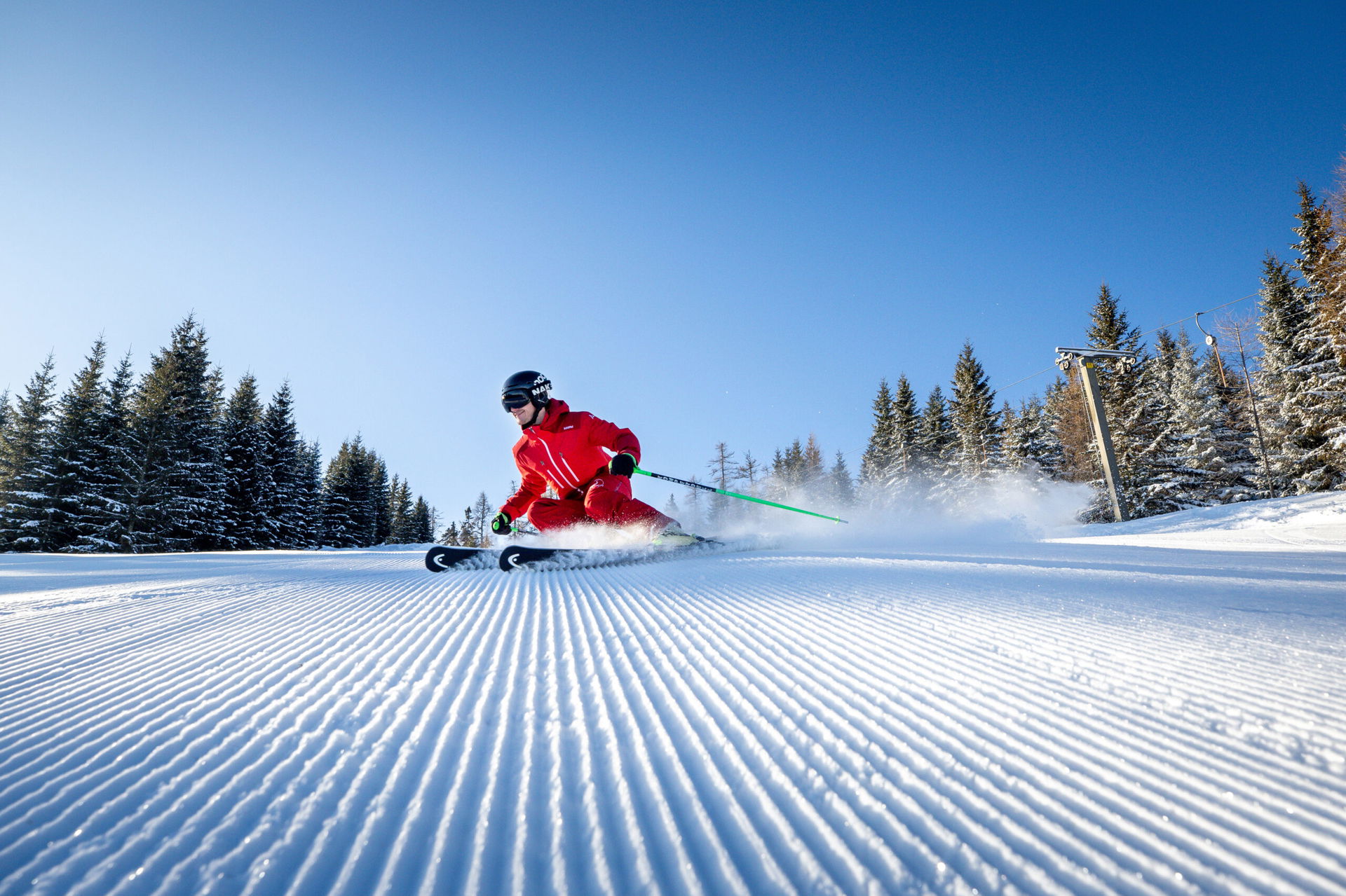 Skifahrer auf der Piste.