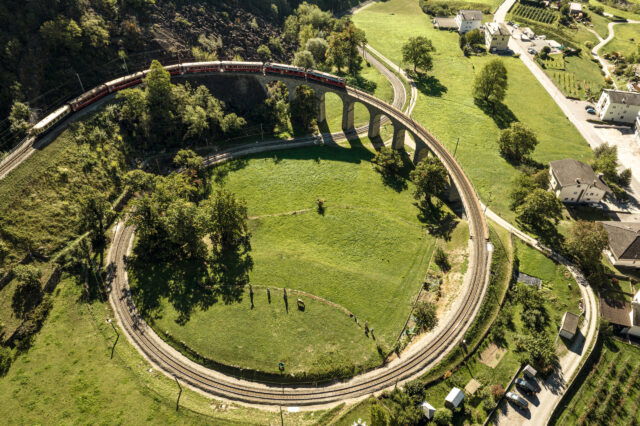 Drohnenaufnahme des Kreisviaduktes von Brusio.