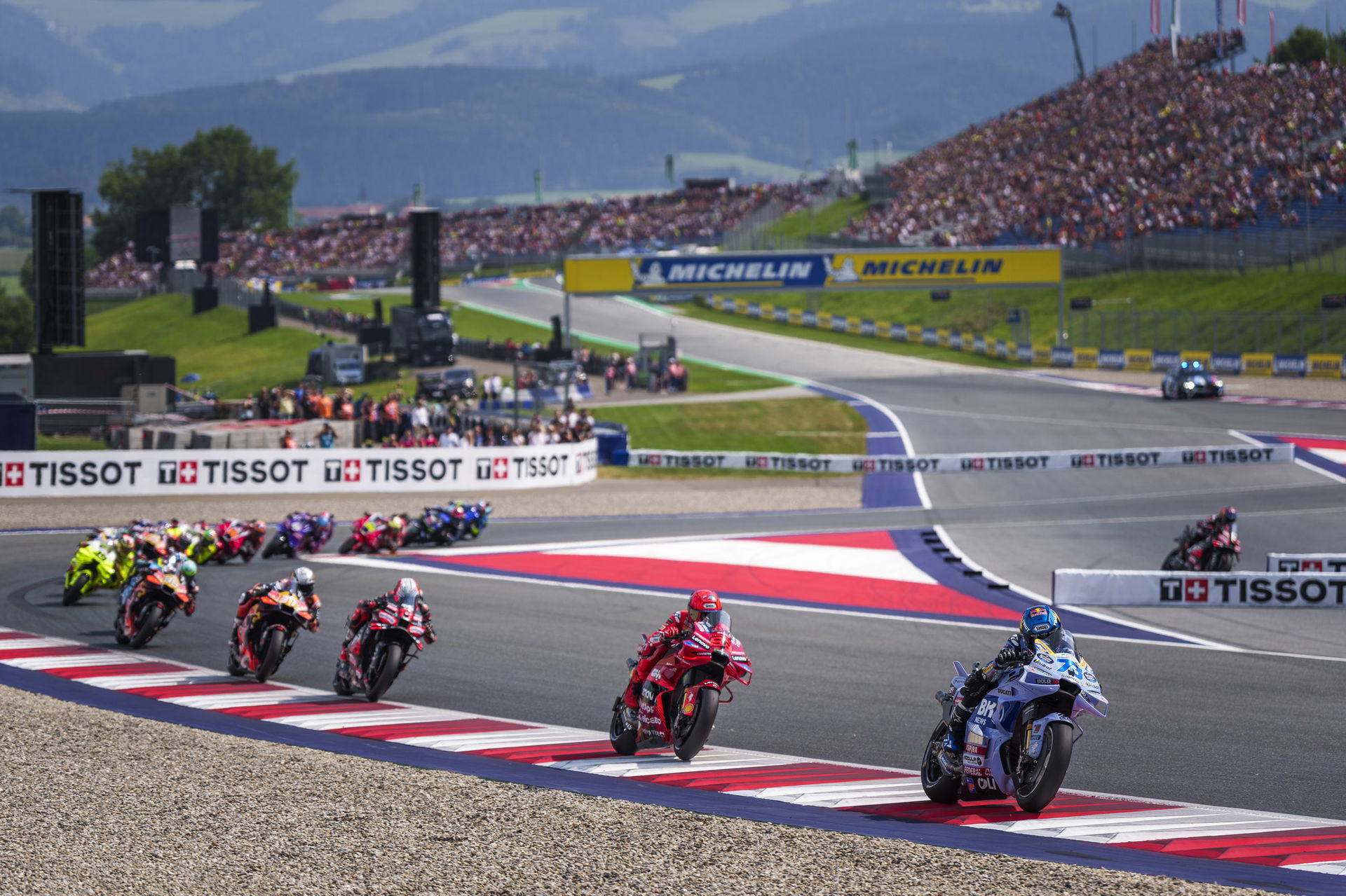 Motorräder am Red Bull Ring fahren ein Rennen (c) Philip Platzer | Red Bull Ring