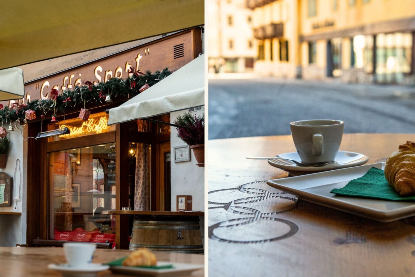 „Eingang eines traditionellen Cafés in Cortina, festlich dekoriert mit Tannengrün und kleinen Geschenken; unter großen Sonnenschirmen stehen Holztische und Fässer als Stehtische.“ Rechts: „Nahaufnahme eines Frühstückstisches mit Espresso und Croissant auf einem Holzfass, im Hintergrund verschwommen die leere Gasse von Cortina d’Ampezzo.“
