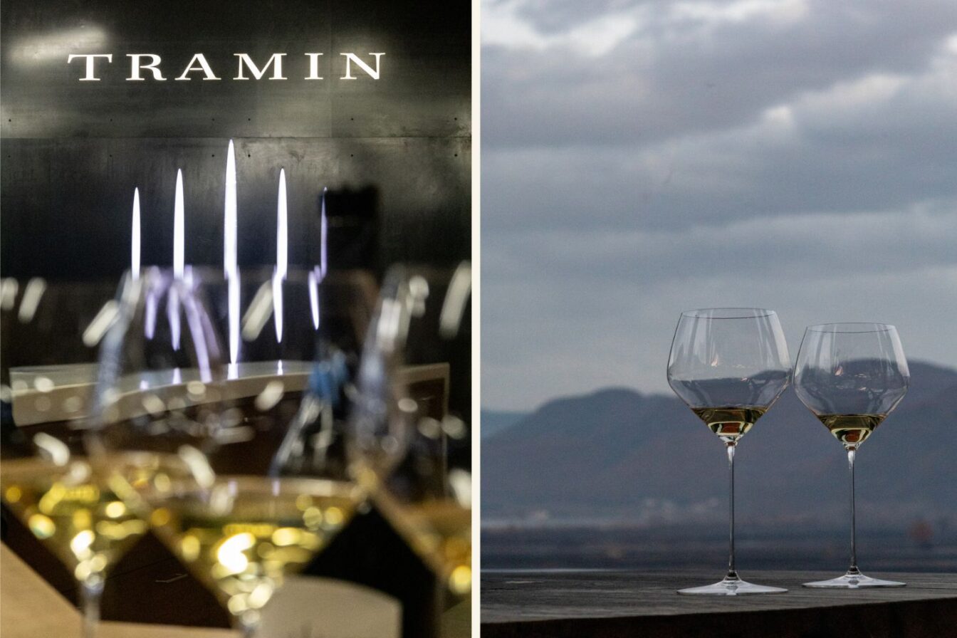 Bild 2 (links) *Innenaufnahme eines Verkostungsraums mit unscharfen Weingläsern im Vordergrund; an der Wand dahinter steht groß „TRAMIN“. * Bild 2 (rechts) Zwei halb gefüllte Weißweingläser auf einer Brüstung im Freien; im Hintergrund ein Tal und bewaldete Hügel unter bedecktem Himmel.