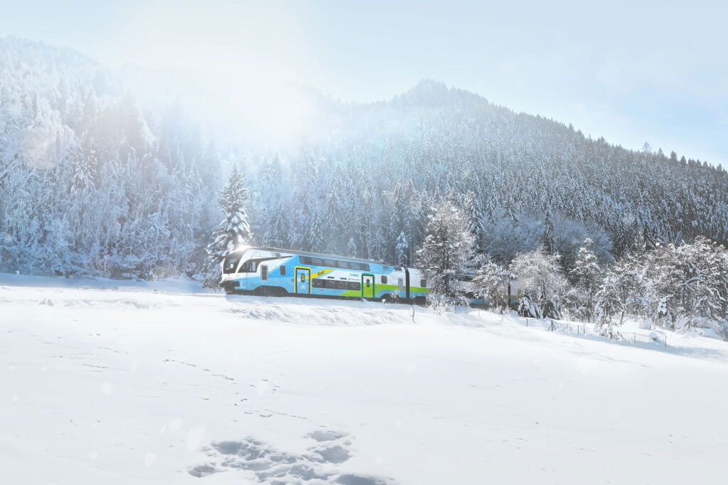 Westbahn Zug in Winterlandschaft