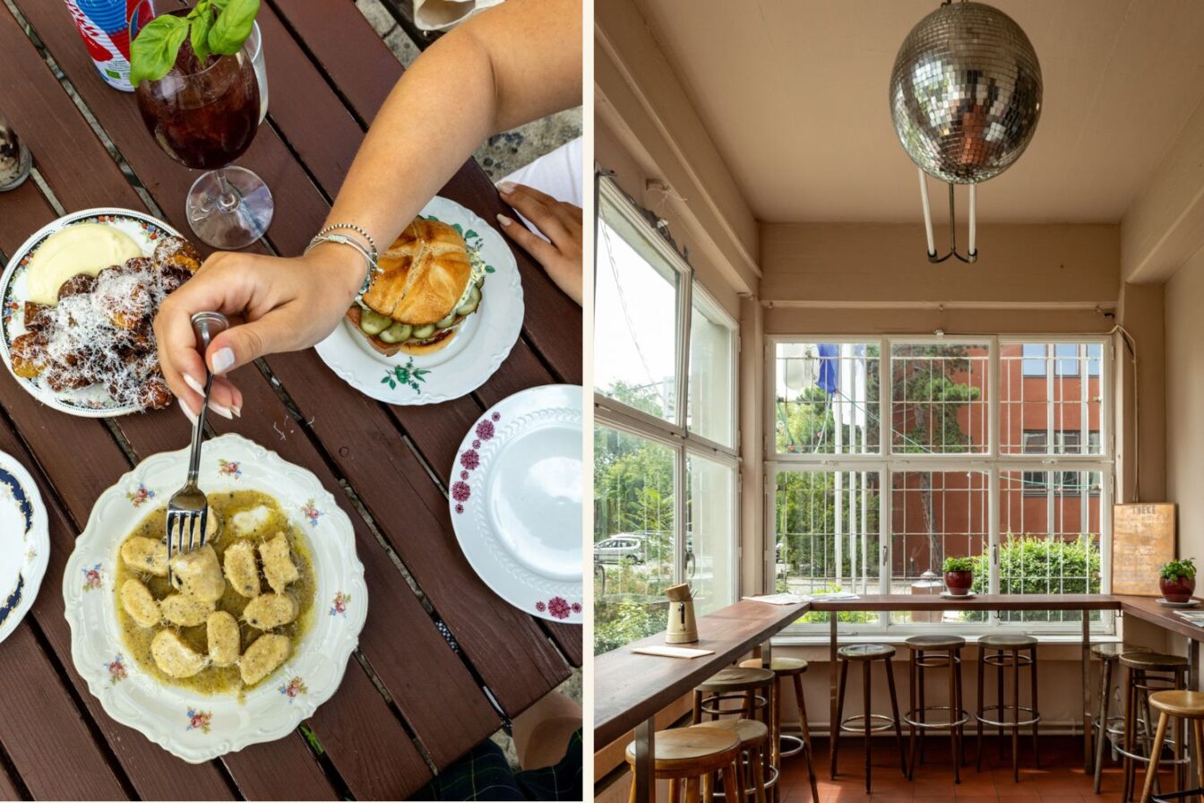 Collage aus zwei Fotos: Links eine Person, die an einem Holztisch verschiedene Teller mit rustikalen Gerichten wie Gnocchi in Butter, frittierten Snacks mit Parmesan und einem Sandwich anrichtet, dazu ein Getränk; rechts eine helle, einfache Café-Ecke mit hohen Hockern, Holztresen und großen Fenstern mit Blick auf Grün und ein rotes Gebäude.