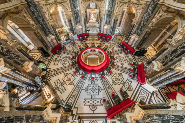 Blick in die Kuppelhalle im Kunsthistorischen Museum in Wien