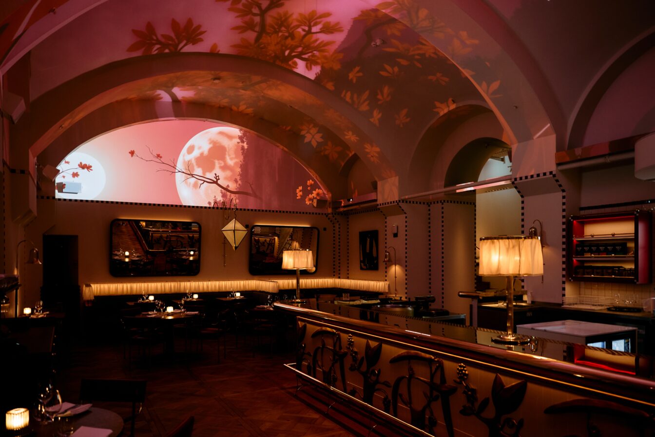 das abendlich inszenierte Hotel-Restaurant Rascal im Wilde Aparthotel in Wien