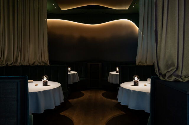 Romantisches 4-Gänge Menü mit dem Langzeitlebenspartner kann jeder. 23 Gänge mit der besten Freundin? Gibt's nur im Zimmerl! (c) Claus Kadrnoschka