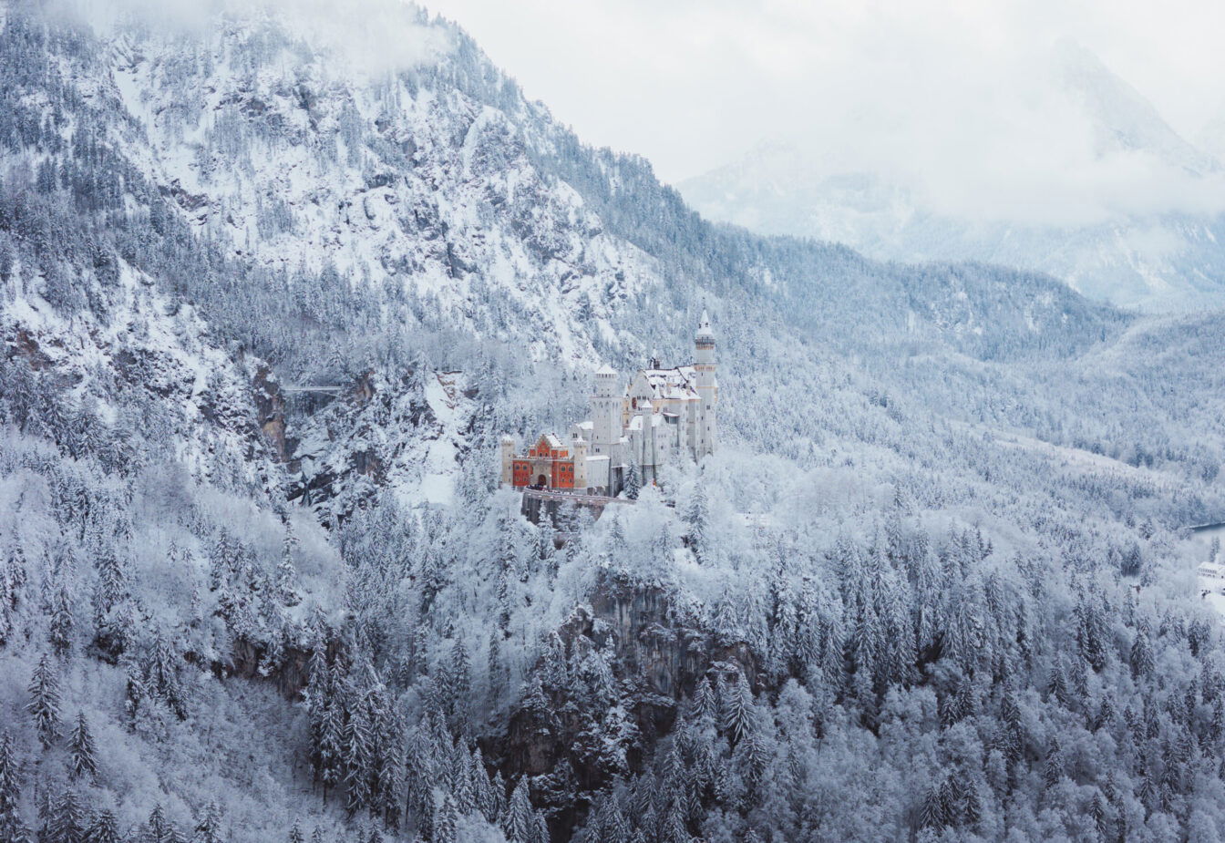 Schloss Neuschwanstein im Allgäu bei Schnee