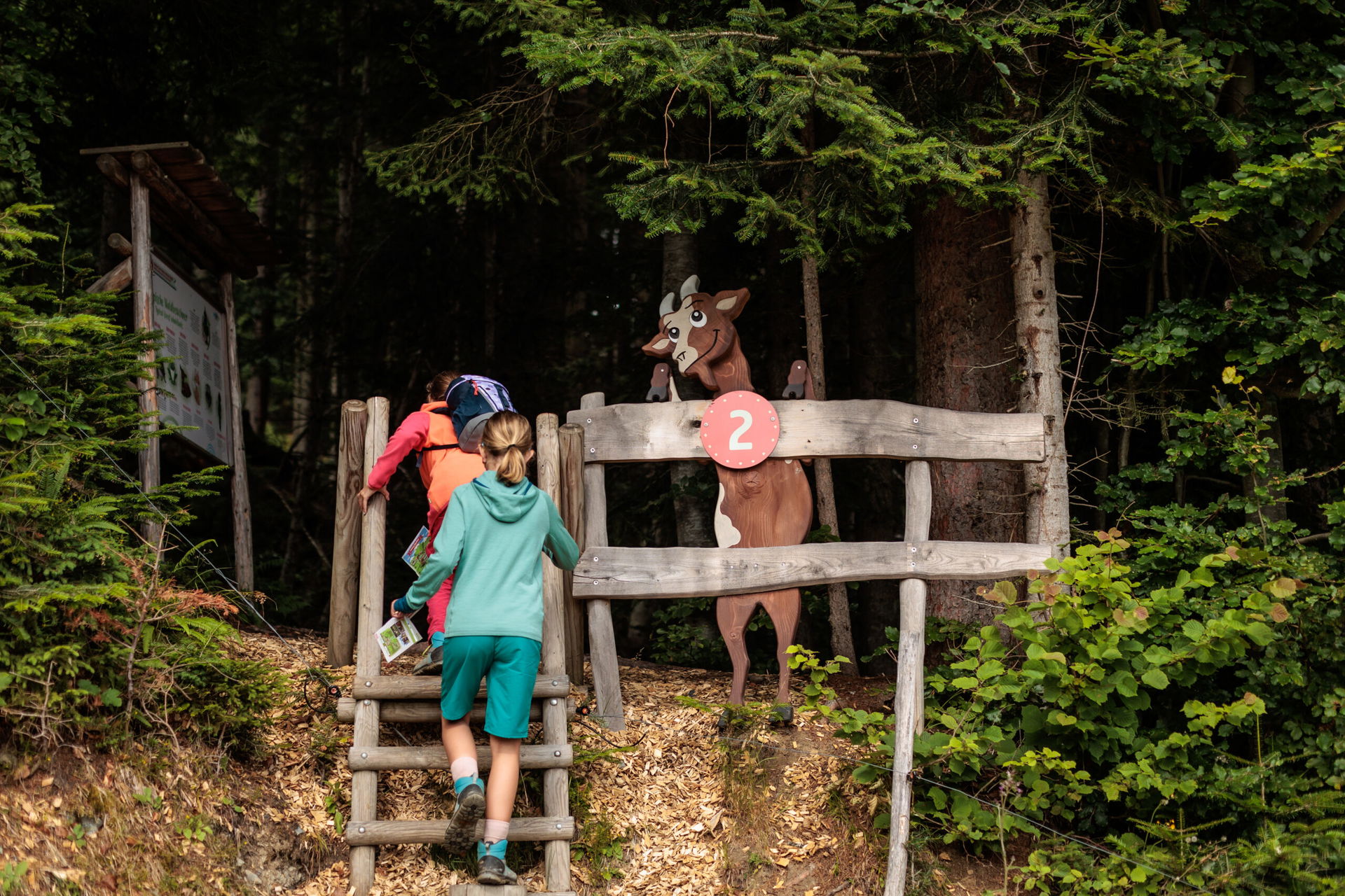 Kinder auf der GOASberg Rätseltour im Brixental in Tirol