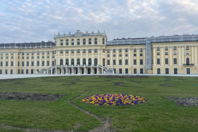 Schloss Schönbrunn im Frühling
