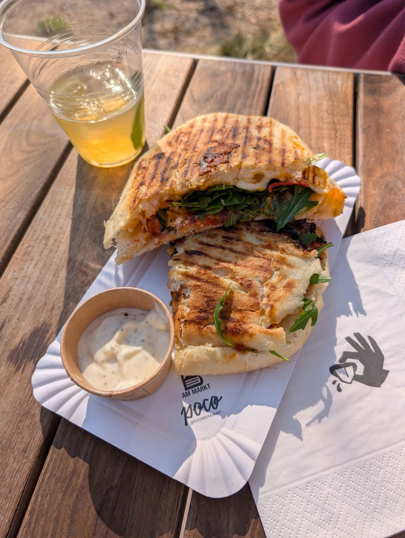 ein italienisches Panuozzi bei einem Pop-up des Londoner Restaurants Poco am Wiener Naschmarkt